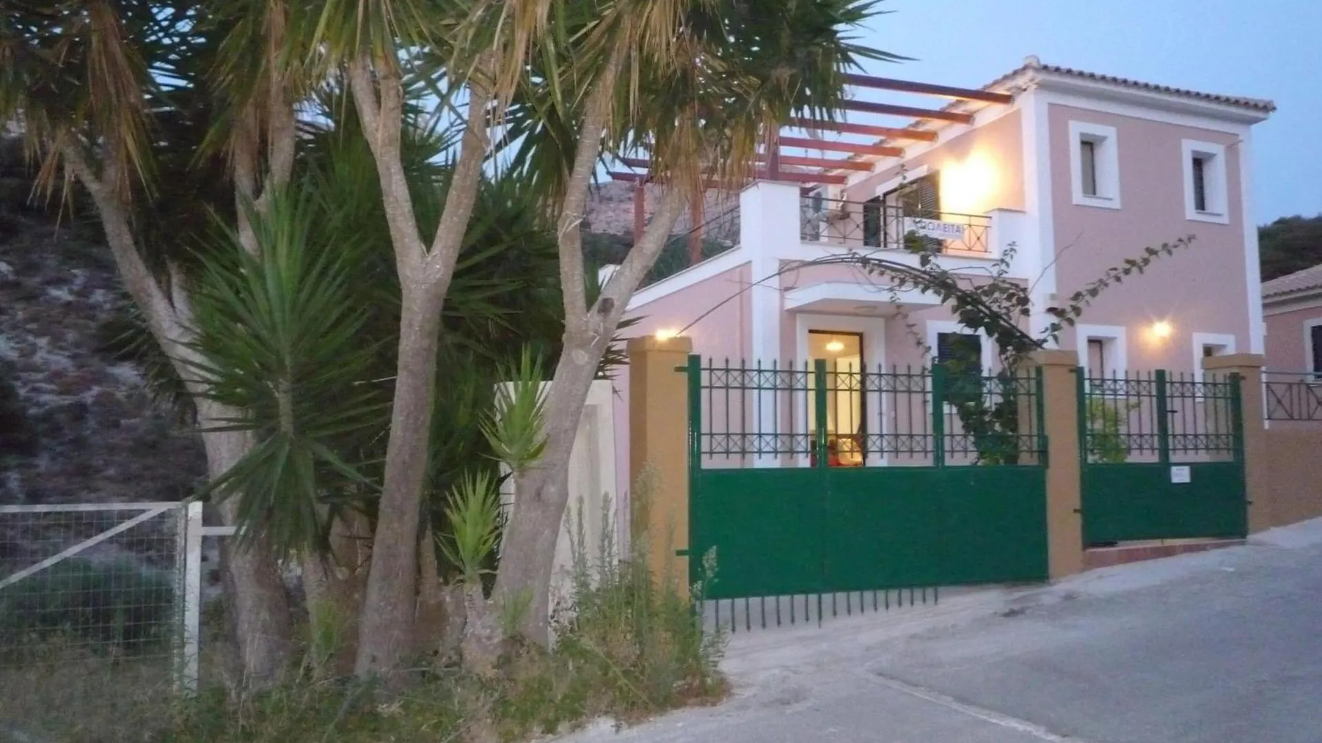 Villa Verde Divarata 0*,  Griechenland